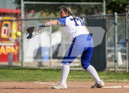 Thumbnail 2 in Calabasas @ Louisville photogallery.