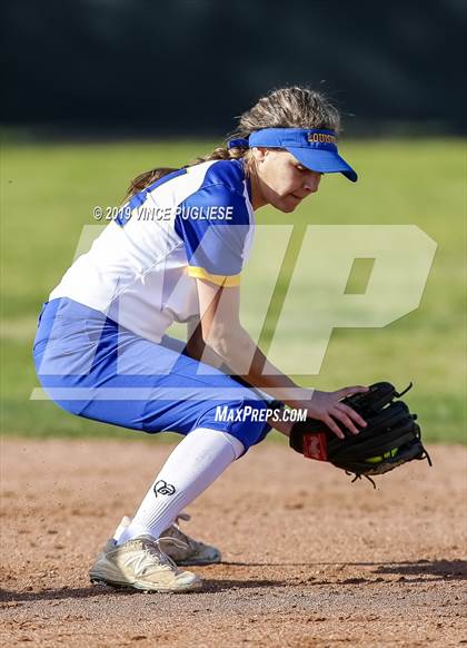 Thumbnail 2 in Calabasas @ Louisville photogallery.