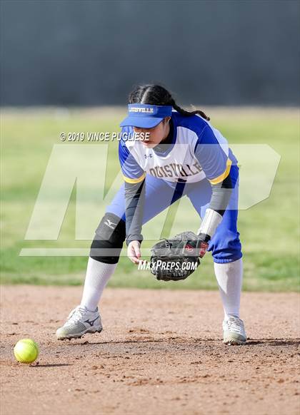 Thumbnail 1 in Calabasas @ Louisville photogallery.