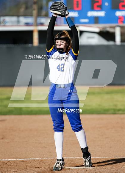 Thumbnail 1 in Calabasas @ Louisville photogallery.