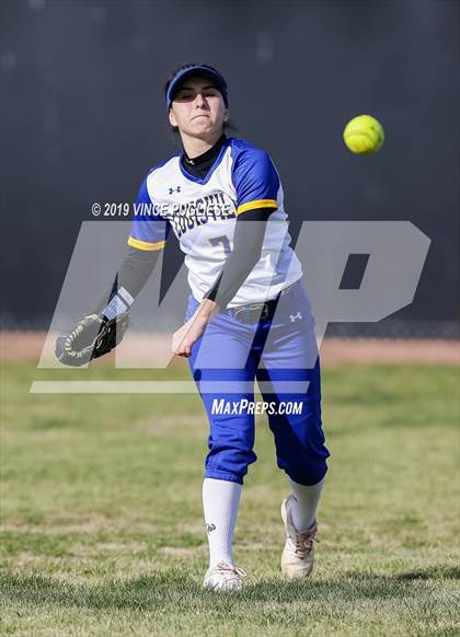 Thumbnail 2 in Calabasas @ Louisville photogallery.