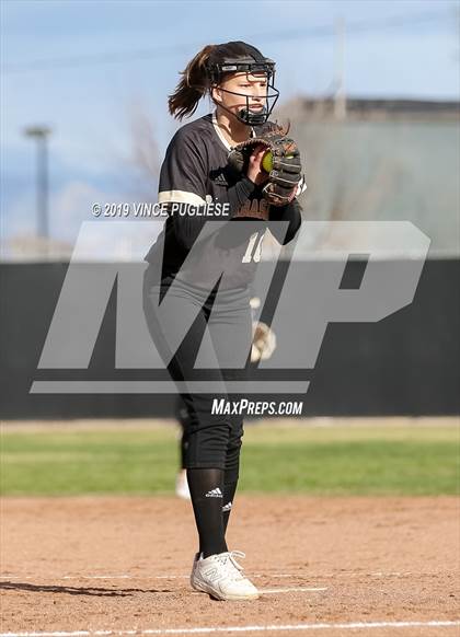 Thumbnail 1 in Calabasas @ Louisville photogallery.