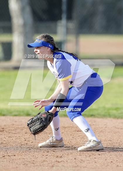Thumbnail 2 in Calabasas @ Louisville photogallery.