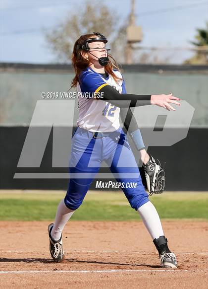 Thumbnail 3 in Calabasas @ Louisville photogallery.