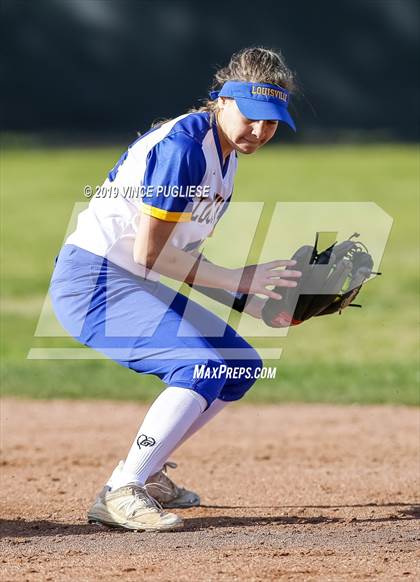 Thumbnail 3 in Calabasas @ Louisville photogallery.
