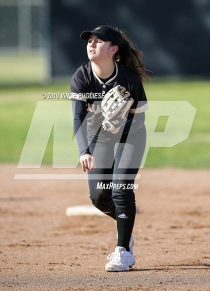 Thumbnail 3 in Calabasas @ Louisville photogallery.