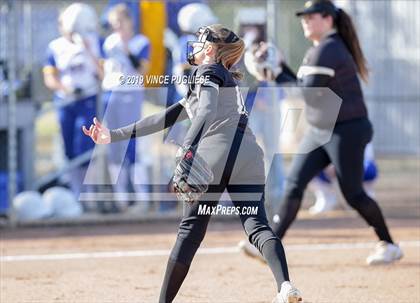 Thumbnail 3 in Calabasas @ Louisville photogallery.