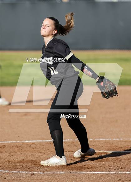 Thumbnail 1 in Calabasas @ Louisville photogallery.