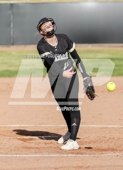 Thumbnail 3 in Calabasas @ Louisville photogallery.