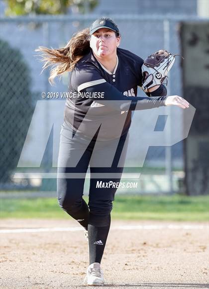 Thumbnail 3 in Calabasas @ Louisville photogallery.
