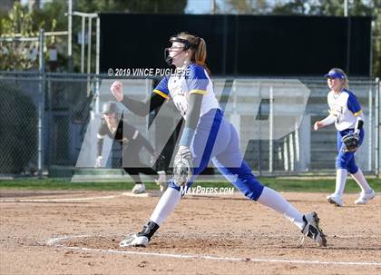 Thumbnail 2 in Calabasas @ Louisville photogallery.