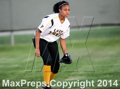 Thumbnail 2 in Wylie vs Mt. Pleasant (UIL Class 4A Bi-District Playoff) photogallery.