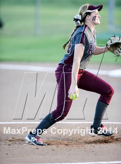 Thumbnail 2 in Wylie vs Mt. Pleasant (UIL Class 4A Bi-District Playoff) photogallery.