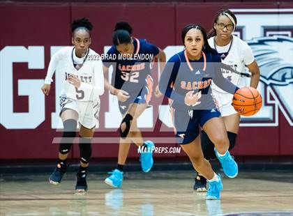 Thumbnail 3 in Sachse vs Rowlett photogallery.