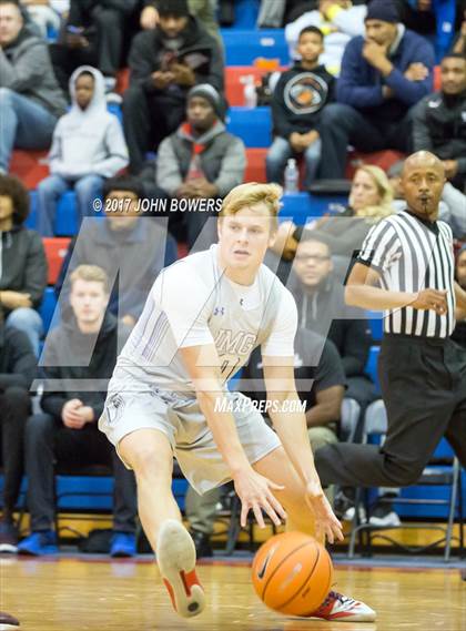 Thumbnail 3 in IMG Academy vs. McNamara (ARS National Hoopfest) photogallery.