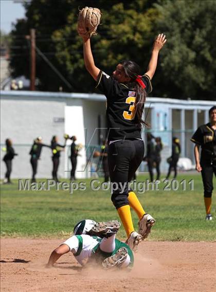 Thumbnail 2 in San Pedro vs. Port of Los Angeles (El Segundo Tournament) photogallery.