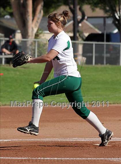 Thumbnail 1 in San Pedro vs. Port of Los Angeles (El Segundo Tournament) photogallery.