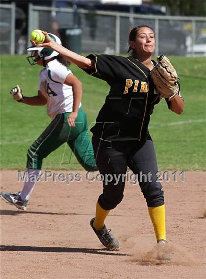Thumbnail 2 in San Pedro vs. Port of Los Angeles (El Segundo Tournament) photogallery.