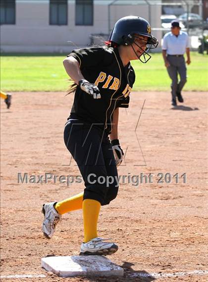 Thumbnail 1 in San Pedro vs. Port of Los Angeles (El Segundo Tournament) photogallery.