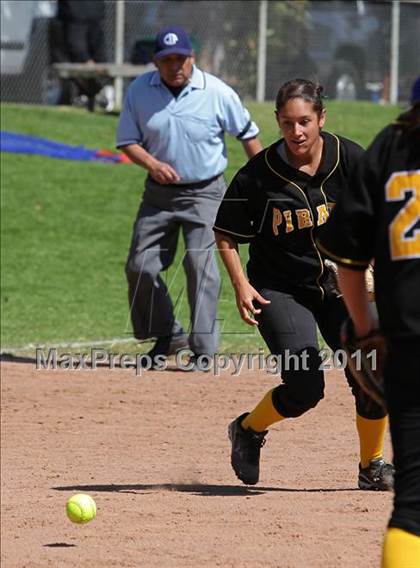 Thumbnail 1 in San Pedro vs. Port of Los Angeles (El Segundo Tournament) photogallery.