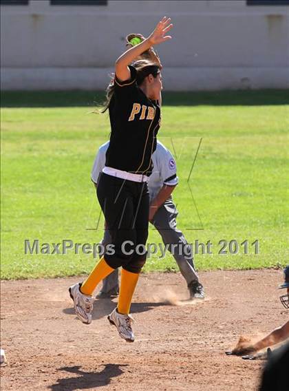 Thumbnail 3 in San Pedro vs. Port of Los Angeles (El Segundo Tournament) photogallery.