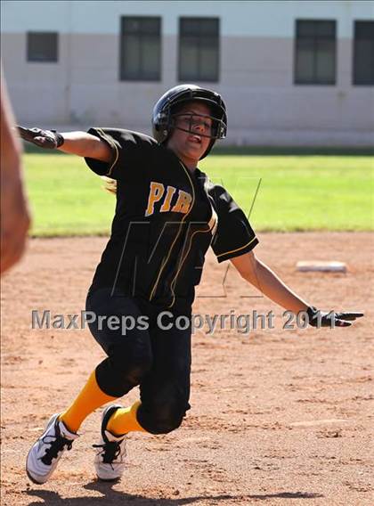 Thumbnail 2 in San Pedro vs. Port of Los Angeles (El Segundo Tournament) photogallery.
