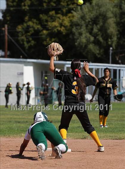 Thumbnail 1 in San Pedro vs. Port of Los Angeles (El Segundo Tournament) photogallery.