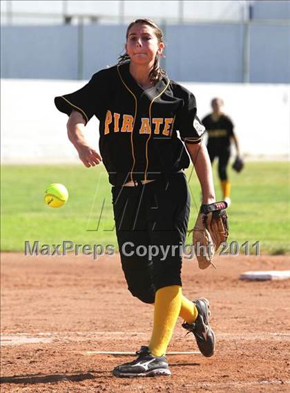 Thumbnail 3 in San Pedro vs. Port of Los Angeles (El Segundo Tournament) photogallery.