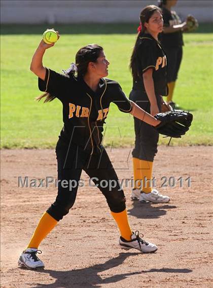 Thumbnail 2 in San Pedro vs. Port of Los Angeles (El Segundo Tournament) photogallery.