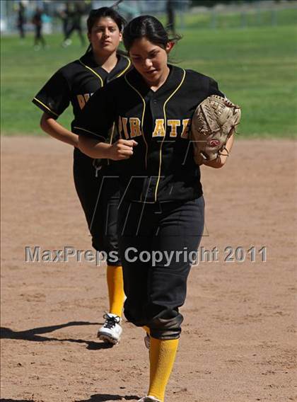 Thumbnail 2 in San Pedro vs. Port of Los Angeles (El Segundo Tournament) photogallery.