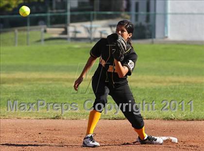 Thumbnail 2 in San Pedro vs. Port of Los Angeles (El Segundo Tournament) photogallery.