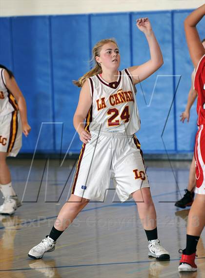 Thumbnail 2 in FR: Burroughs vs. La Canada (Burbank Tip Off Classic) photogallery.