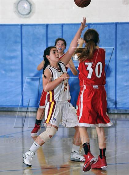 Thumbnail 1 in FR: Burroughs vs. La Canada (Burbank Tip Off Classic) photogallery.