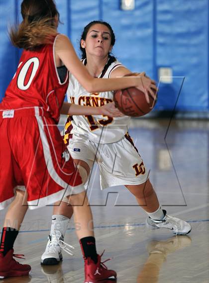 Thumbnail 2 in FR: Burroughs vs. La Canada (Burbank Tip Off Classic) photogallery.