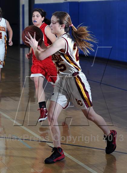 Thumbnail 3 in FR: Burroughs vs. La Canada (Burbank Tip Off Classic) photogallery.