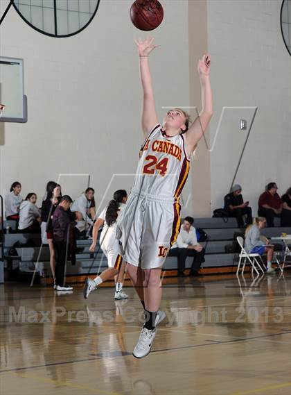 Thumbnail 2 in FR: Burroughs vs. La Canada (Burbank Tip Off Classic) photogallery.