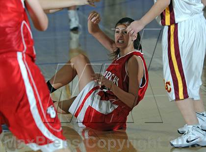 Thumbnail 2 in FR: Burroughs vs. La Canada (Burbank Tip Off Classic) photogallery.