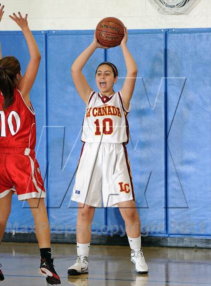 Thumbnail 2 in FR: Burroughs vs. La Canada (Burbank Tip Off Classic) photogallery.