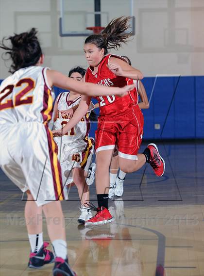 Thumbnail 3 in FR: Burroughs vs. La Canada (Burbank Tip Off Classic) photogallery.