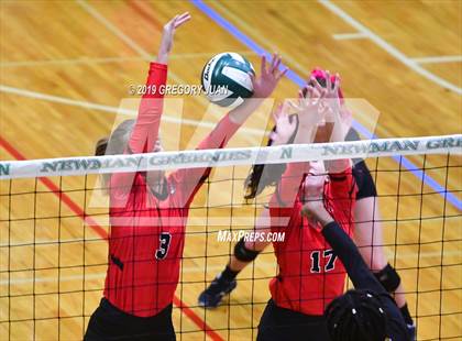 Thumbnail 1 in Fontainebleau vs Haynes Academy (Newman Tournament) photogallery.