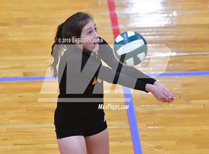 Thumbnail 3 in Fontainebleau vs Haynes Academy (Newman Tournament) photogallery.
