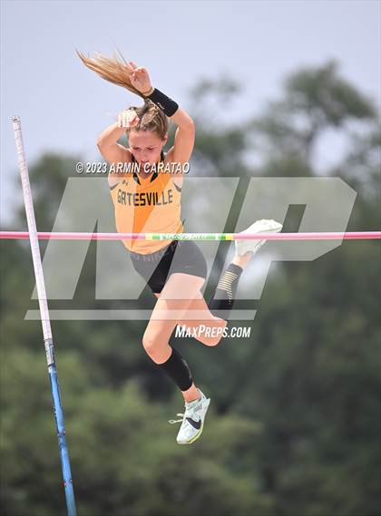 Thumbnail 2 in UIL 4A Track & Field Finals  photogallery.