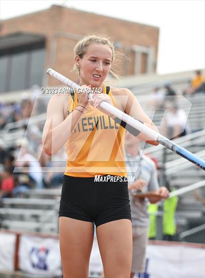 Thumbnail 3 in UIL 4A Track & Field Finals  photogallery.