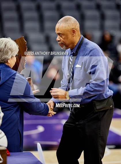 Thumbnail 3 in Marin Catholic vs. Mater Dei Catholic (CIF State D3 Final) photogallery.