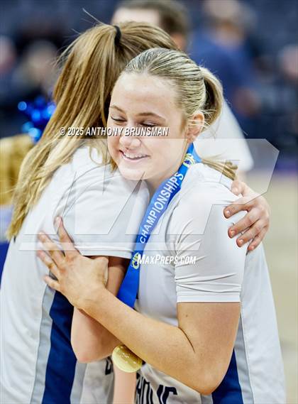 Thumbnail 2 in Marin Catholic vs. Mater Dei Catholic (CIF State D3 Final) photogallery.