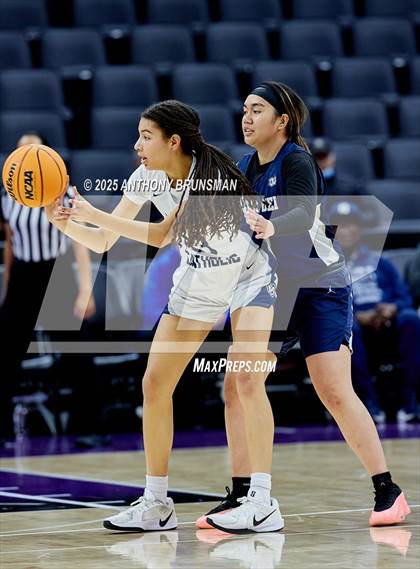 Thumbnail 2 in Marin Catholic vs. Mater Dei Catholic (CIF State D3 Final) photogallery.