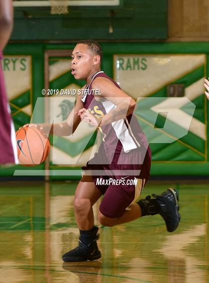 Thumbnail 2 in Edison vs. Vanden (St. Mary's Stockton MLK Showcase) photogallery.
