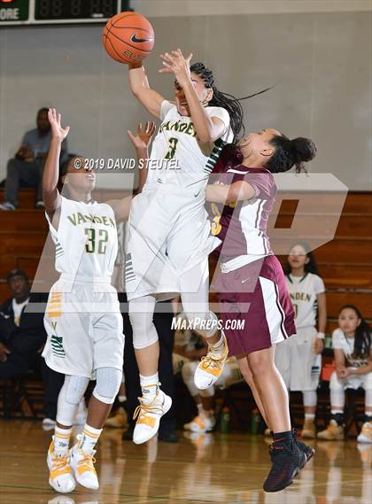 Thumbnail 3 in Edison vs. Vanden (St. Mary's Stockton MLK Showcase) photogallery.