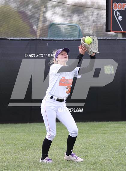 Thumbnail 3 in Bloom-Carroll vs Amanda-Clearcreek photogallery.