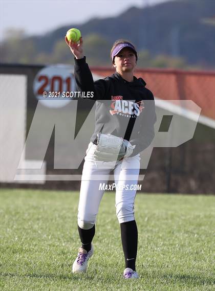Thumbnail 3 in Bloom-Carroll vs Amanda-Clearcreek photogallery.